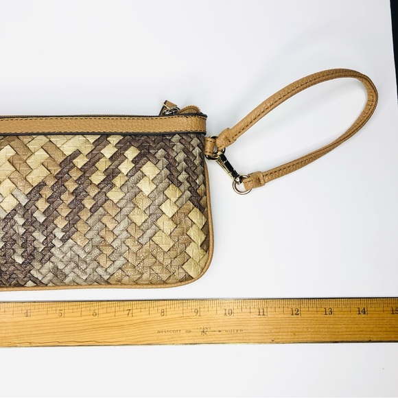 NINE WEST Woven Leather Wristlet Tan Wallet Coins Cards Money Bag Zip Gold Logo - Picture 3 of 6